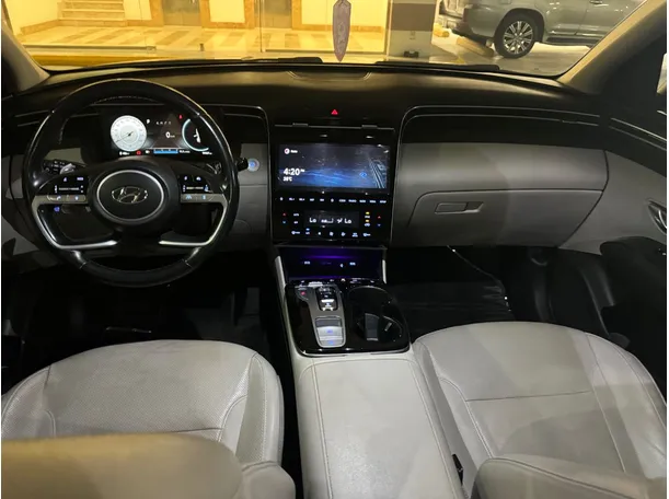 Car image 16