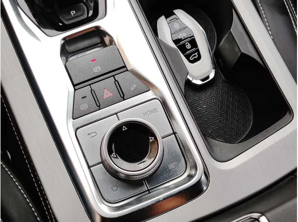 Car image 24
