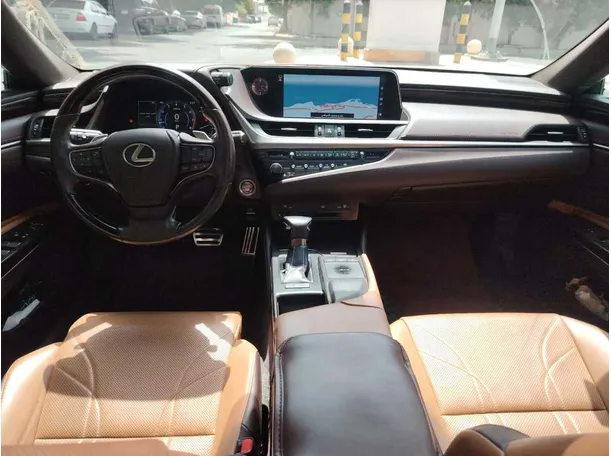 Car image 21