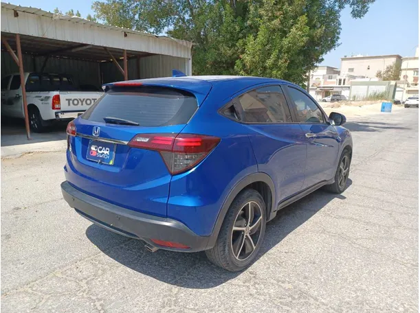 Car image 5