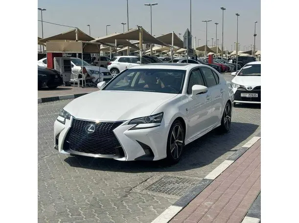 2016 لكزس GS350 في الإمارات