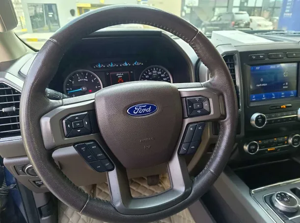 Car image 28