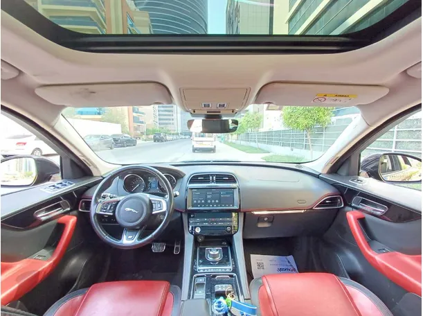 Car image 17