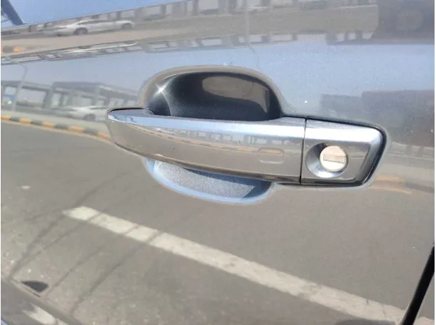 Car image 27