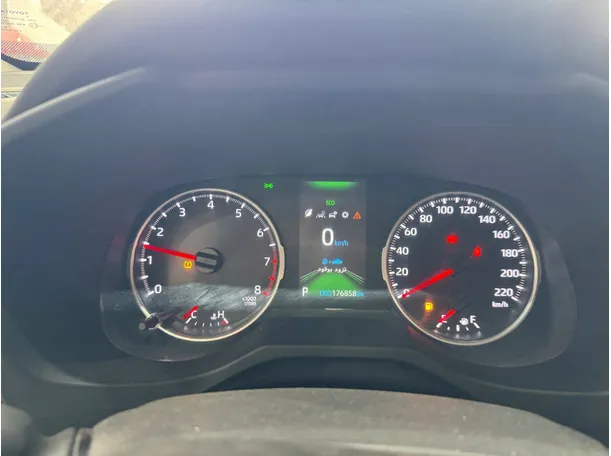Car image 12