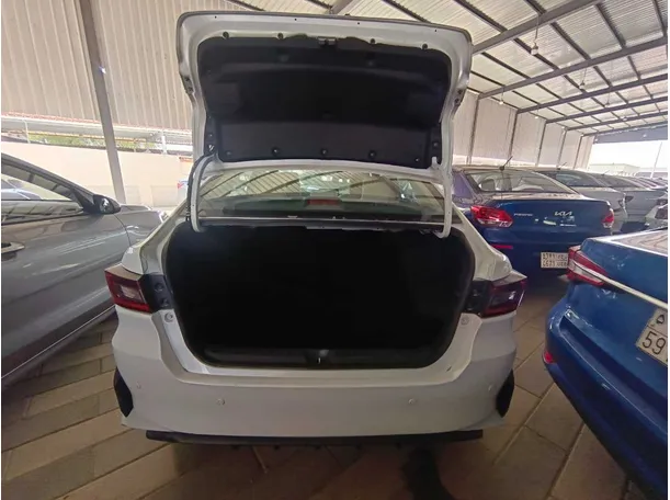 Car image 22