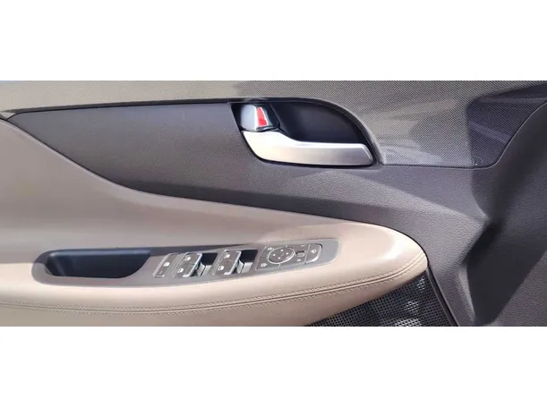 Car image 27