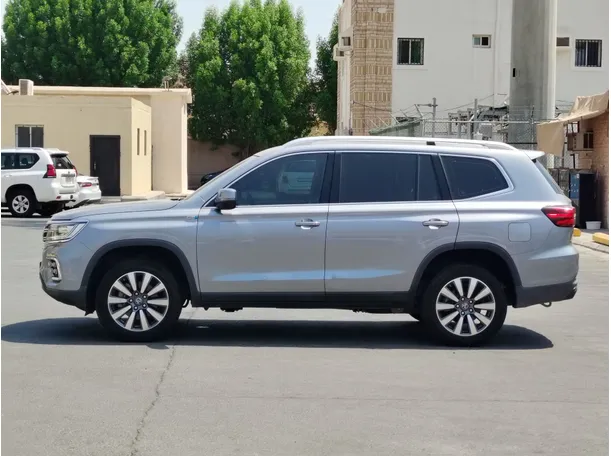 Car image 8