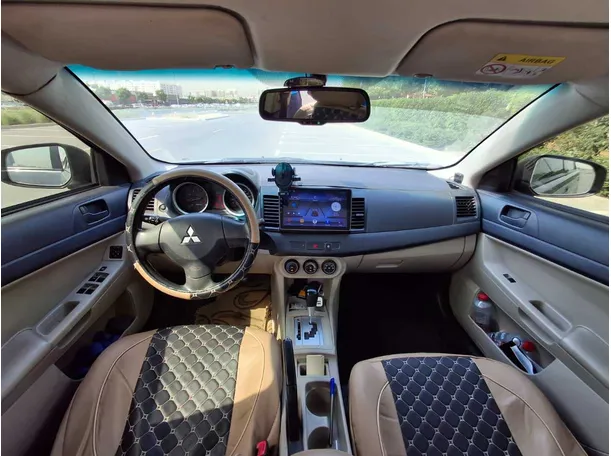Car image 14