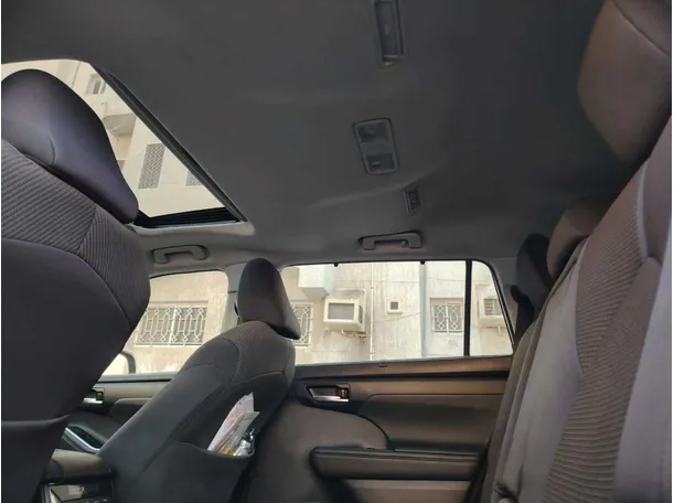 Car image 20
