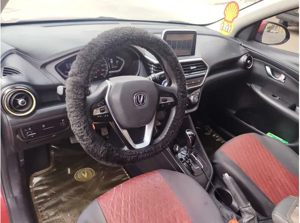 Car image 12