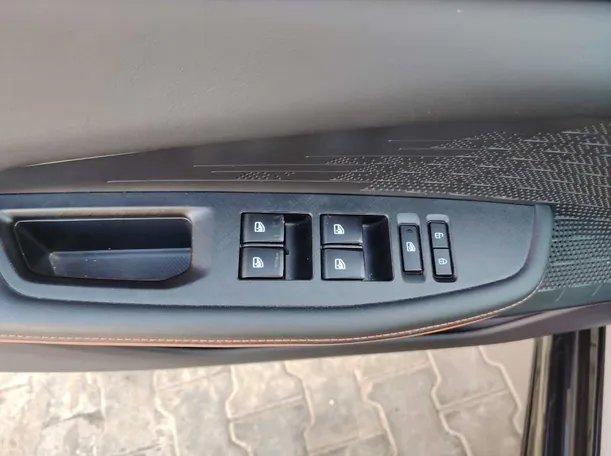 Car image 37
