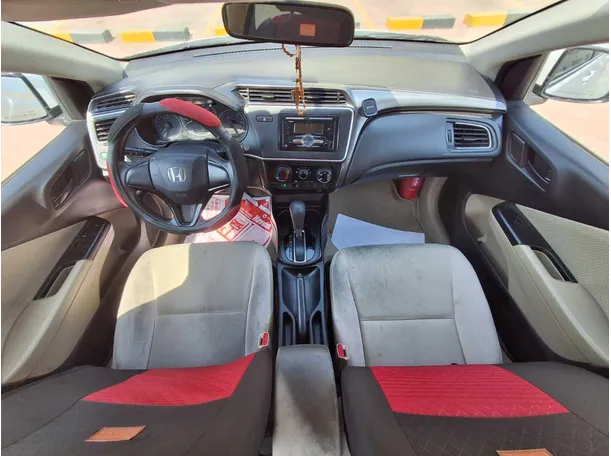 Car image 15