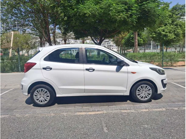 Car image 8