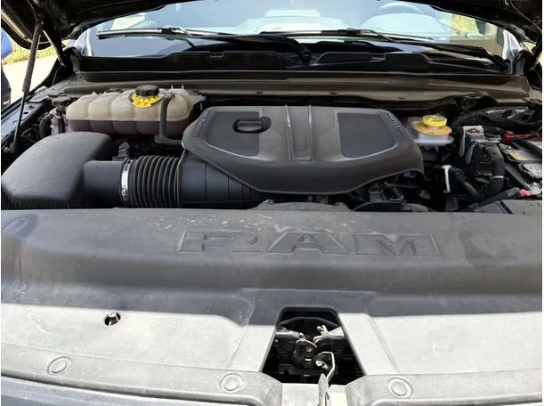 Car image 32