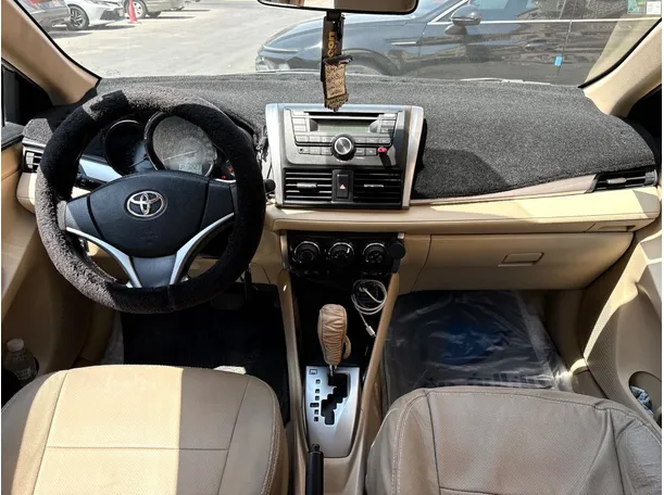 Car image 18