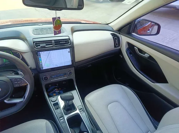 Car image 20