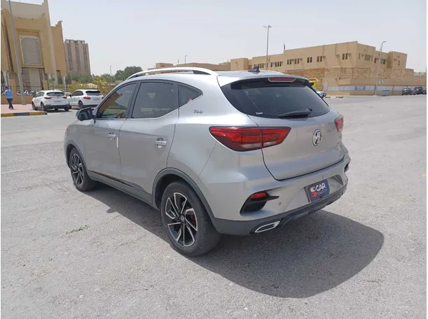 Car image 7
