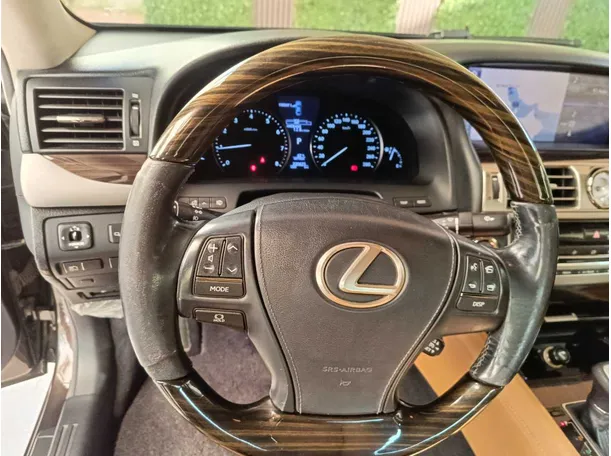 Car image 29