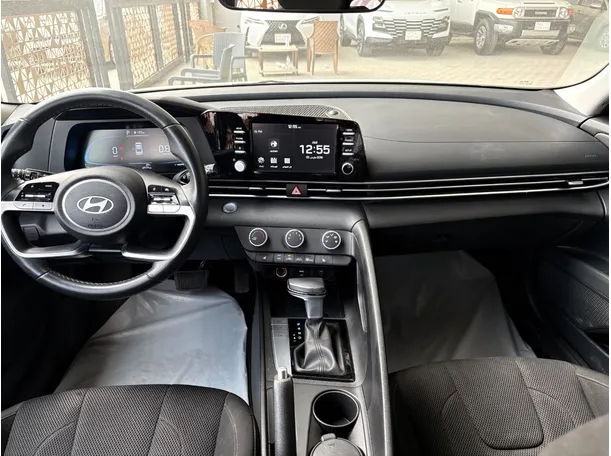 Car image 18