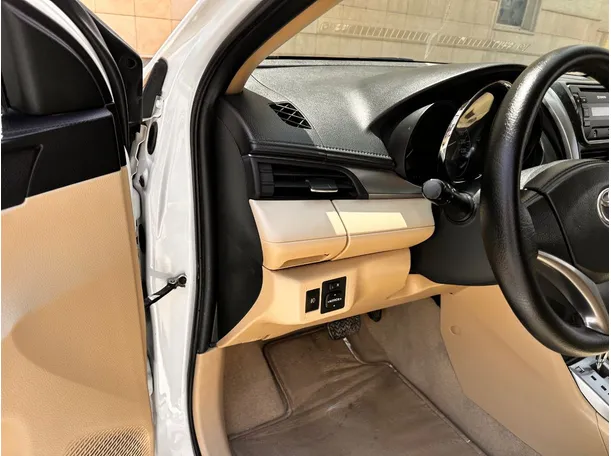 Car image 23
