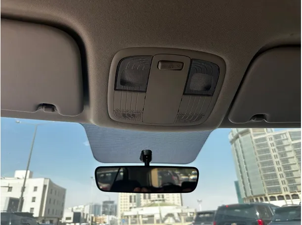 Car image 26