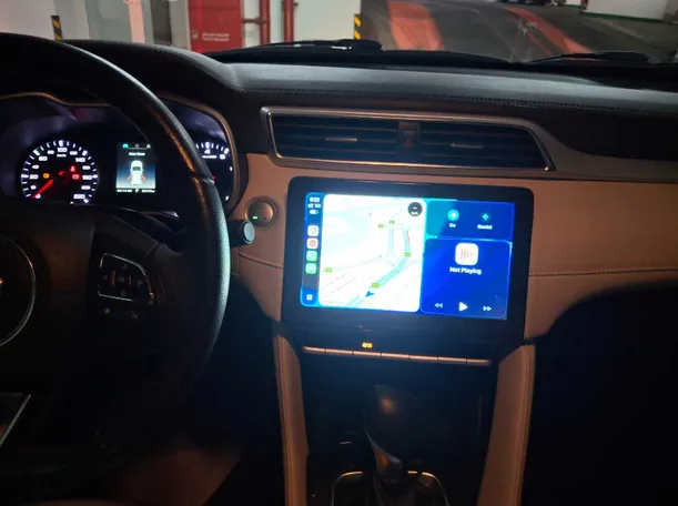Car image 16