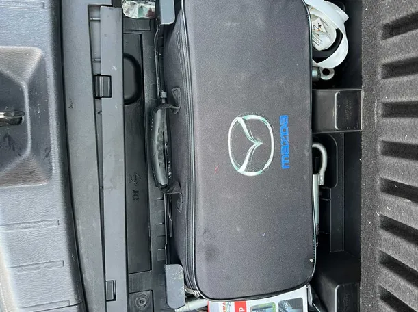 Car image 25