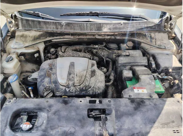 Car image 32