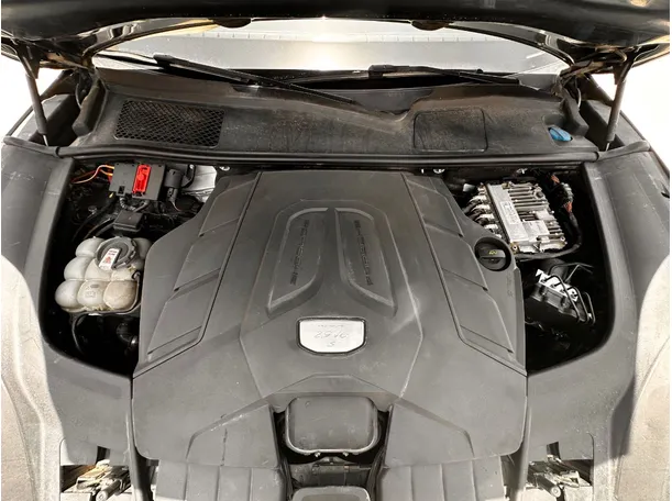 Car image 30