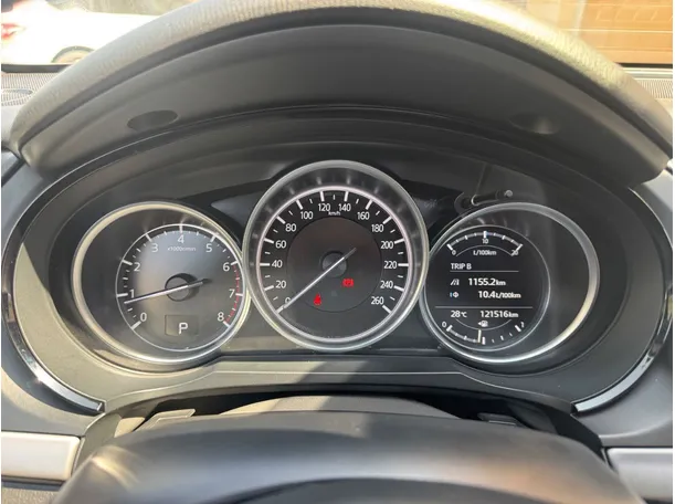 Car image 17