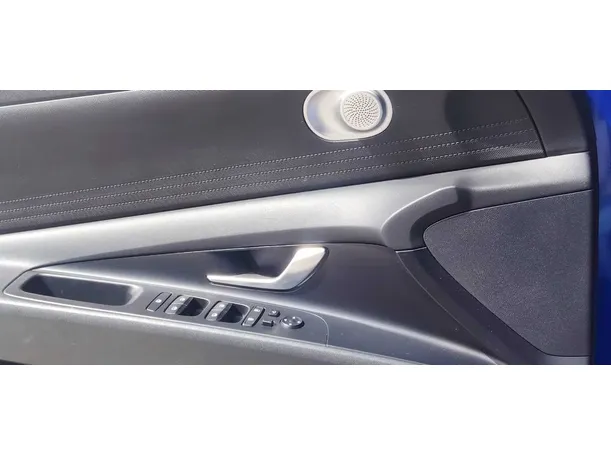 Car image 28