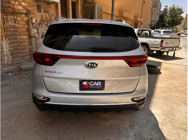 Car image 6