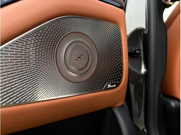 Car image 38