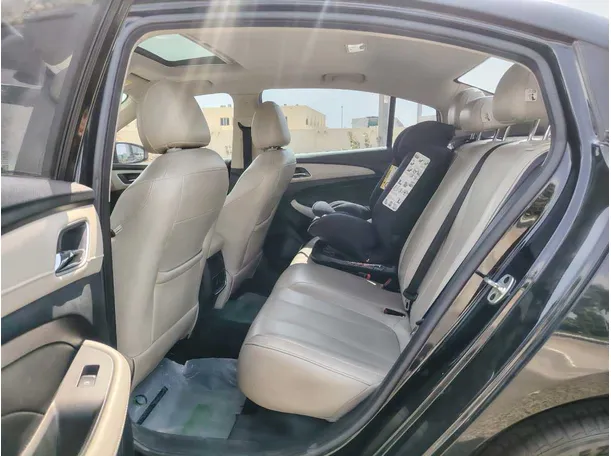 Car image 19