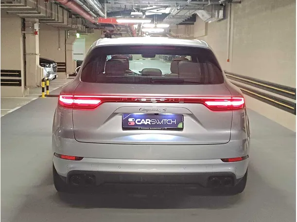 Car image 6