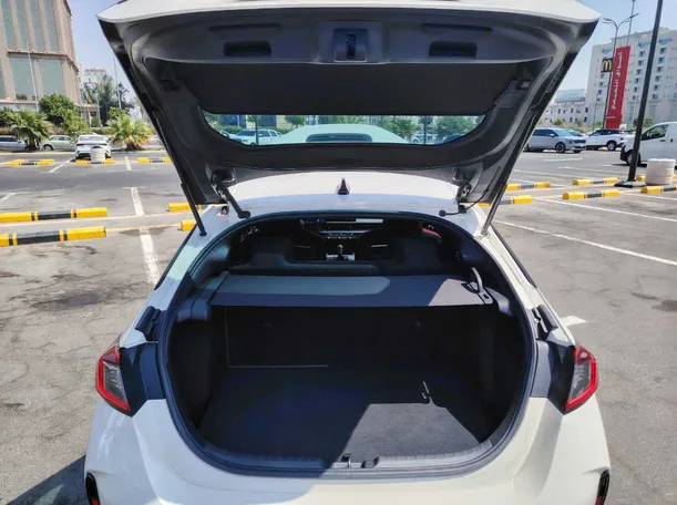 Car image 24