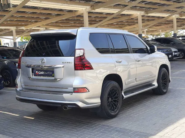 Car image 5