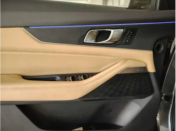 Car image 42