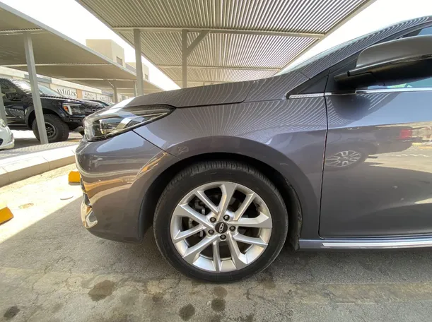 Car image 9