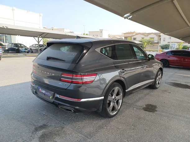 Car image 5