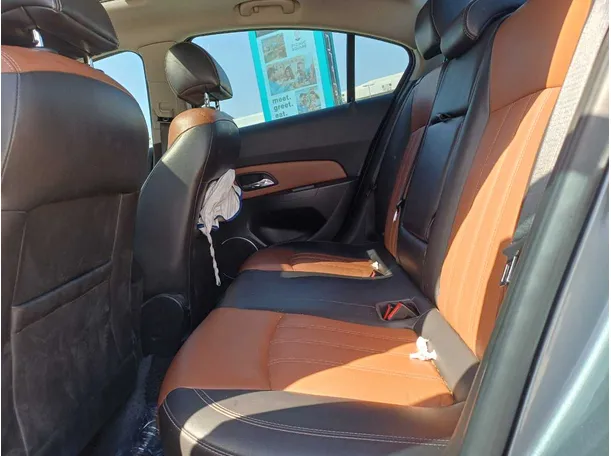 Car image 13