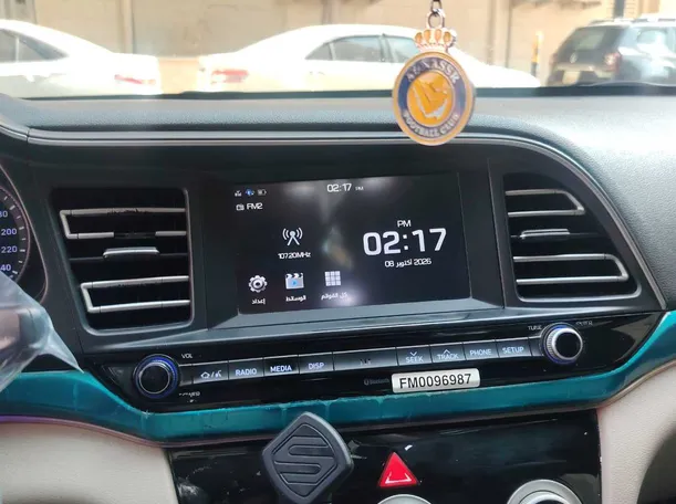 Car image 19