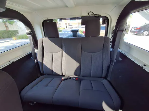 Car image 18
