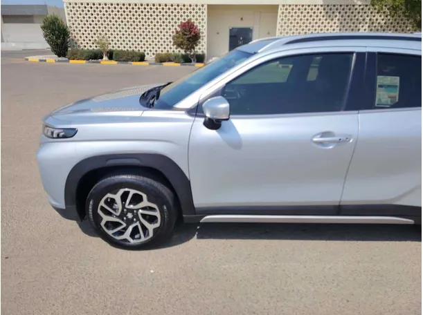 Car image 9