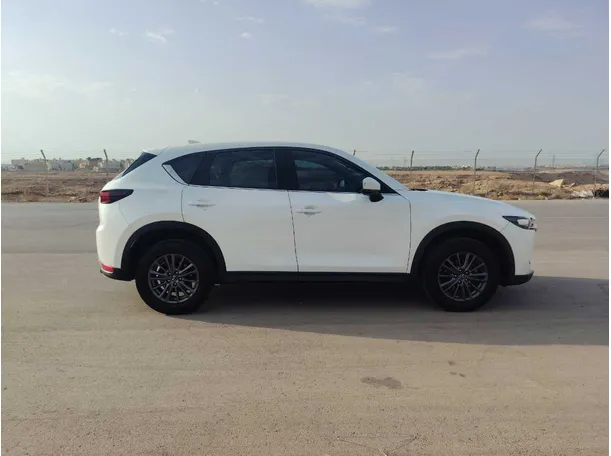 Car image 4
