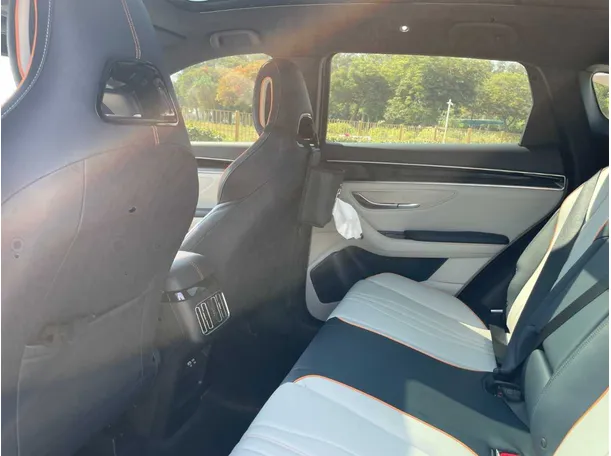 Car image 22
