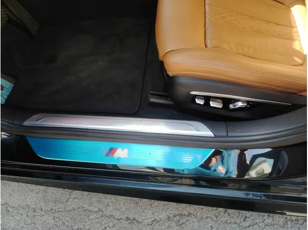 Car image 28