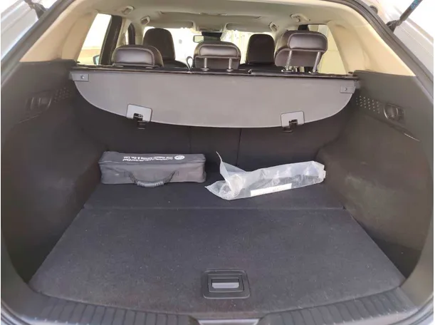 Car image 27