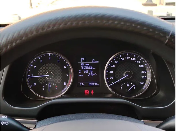 Car image 21